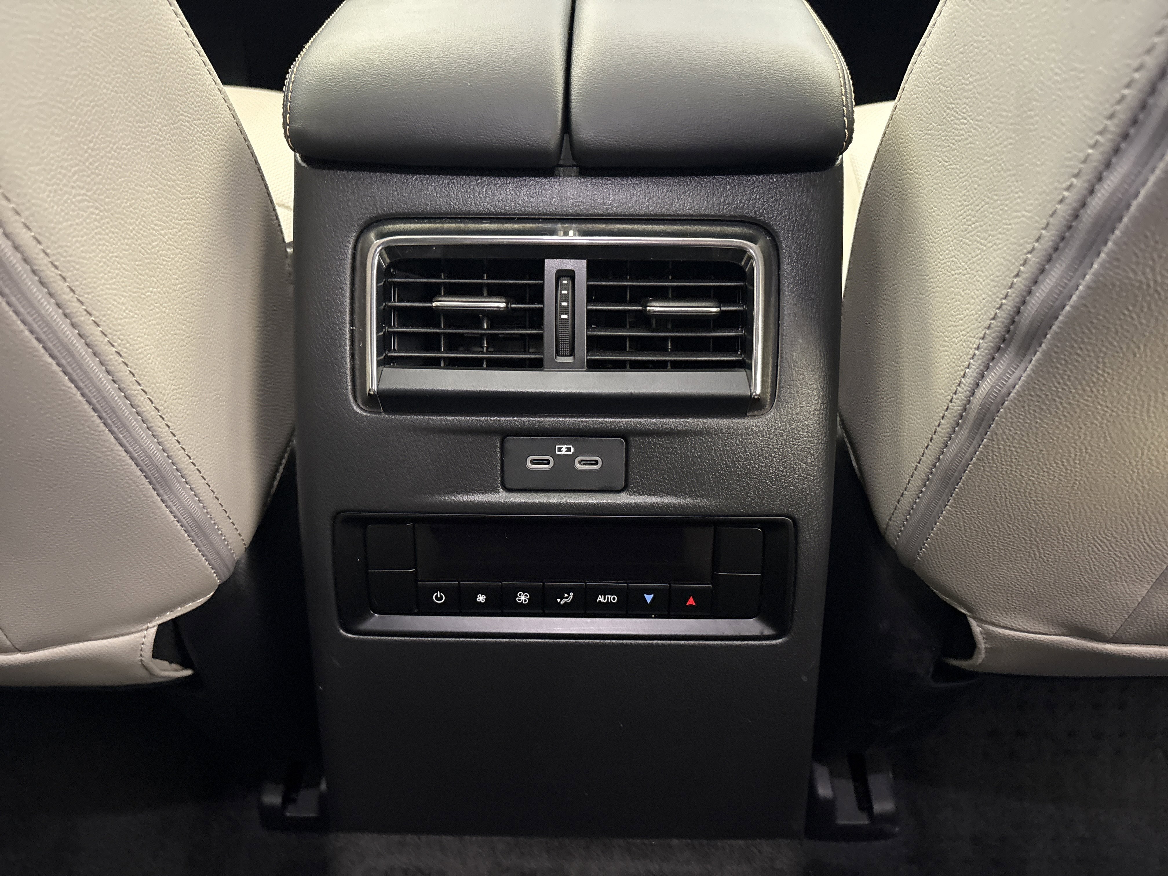Used 2025 Rhodium White Premium Mazda Preferred Package image 28