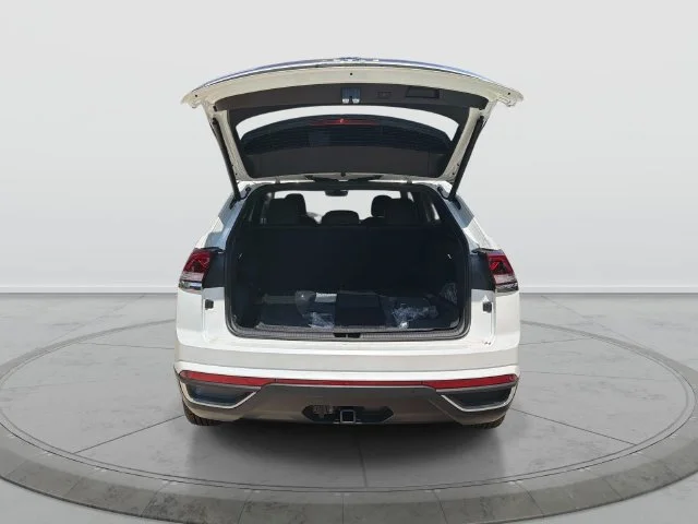 New 2026 Opal White Pearl Volkswagen 2.0T SE w/Technology image 6