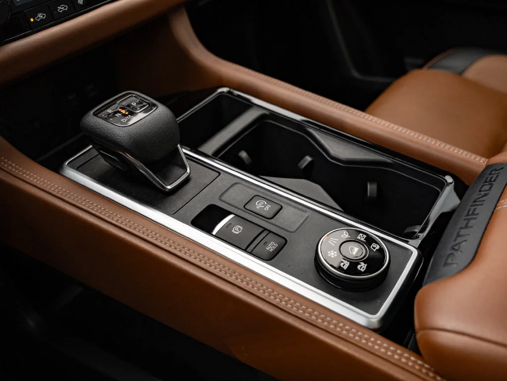 Used 2023 Obsidian Green Pearl Nissan Platinum image 39