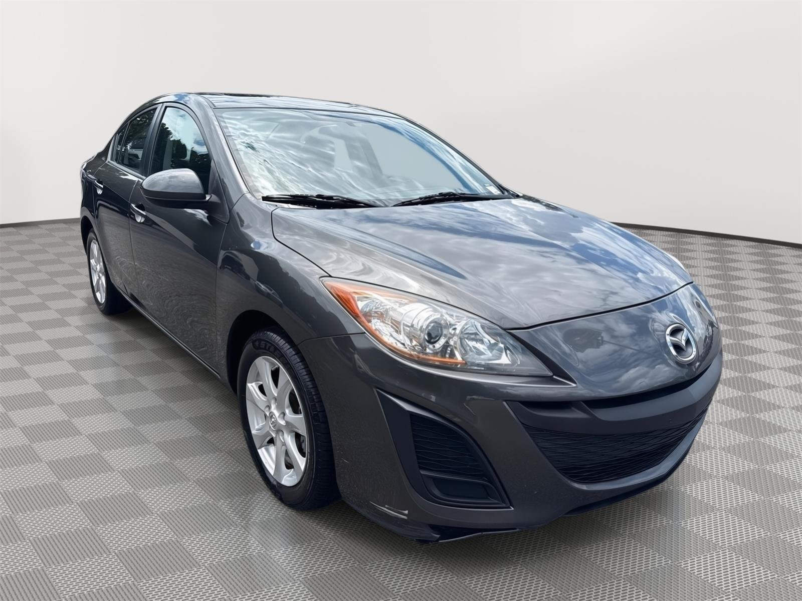Used 2010 Graphite Mica Mazda i Touring image 4