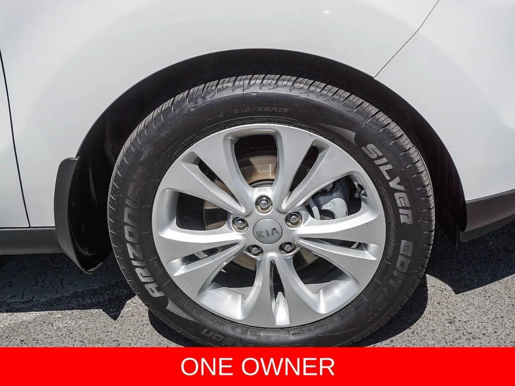 Used 2016 White Kia Plus image 9