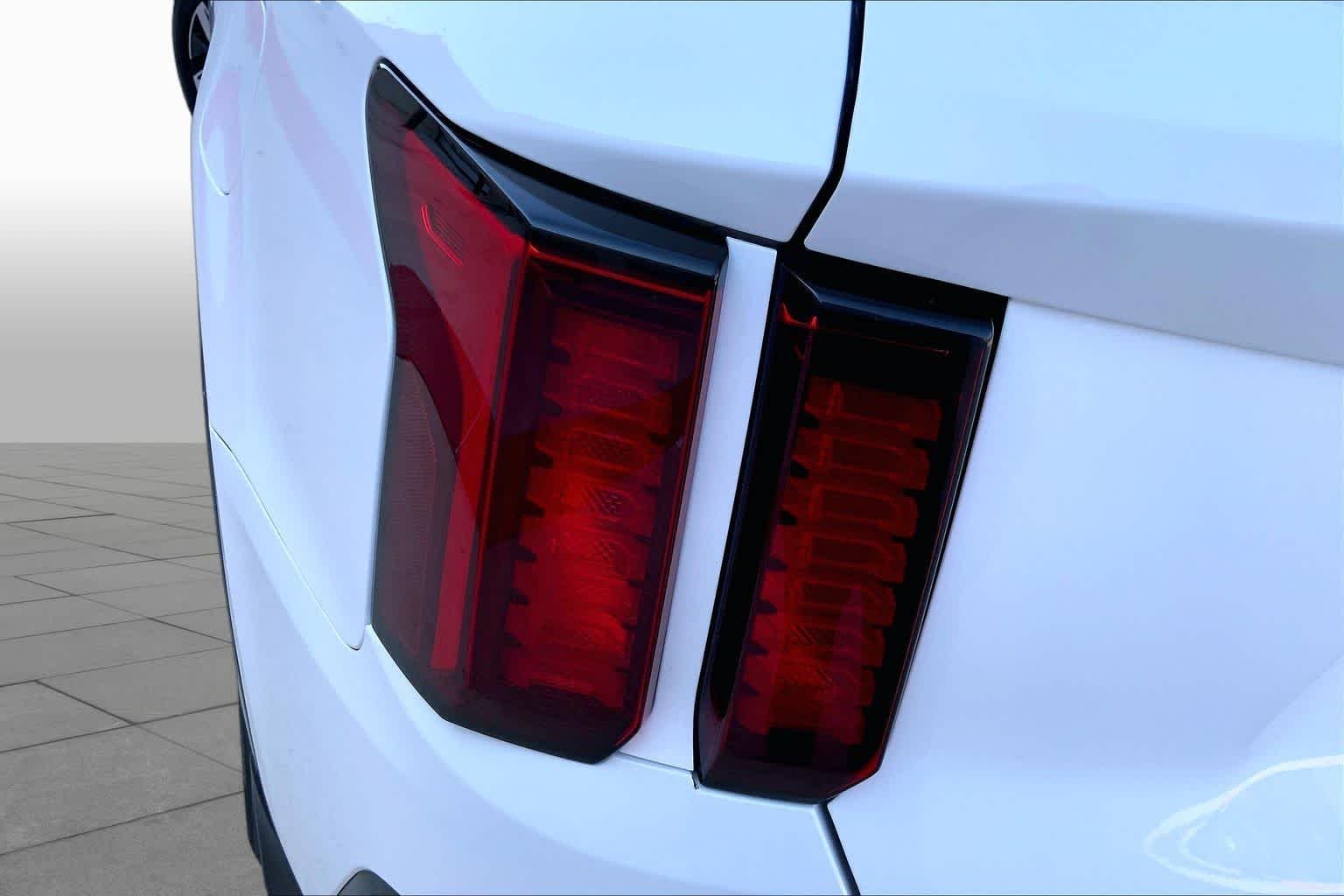 Used 2023 Glacial White Pearl Kia EX image 28