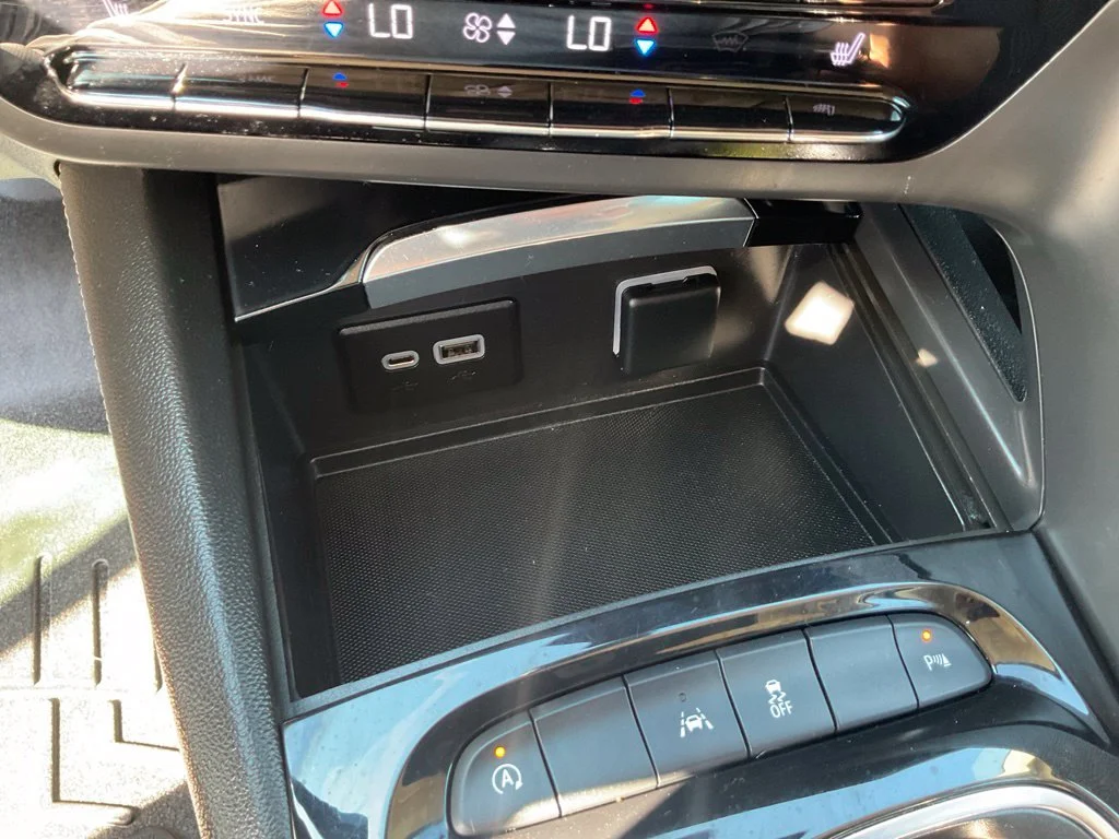 Used 2022 Red Buick Preferred image 19