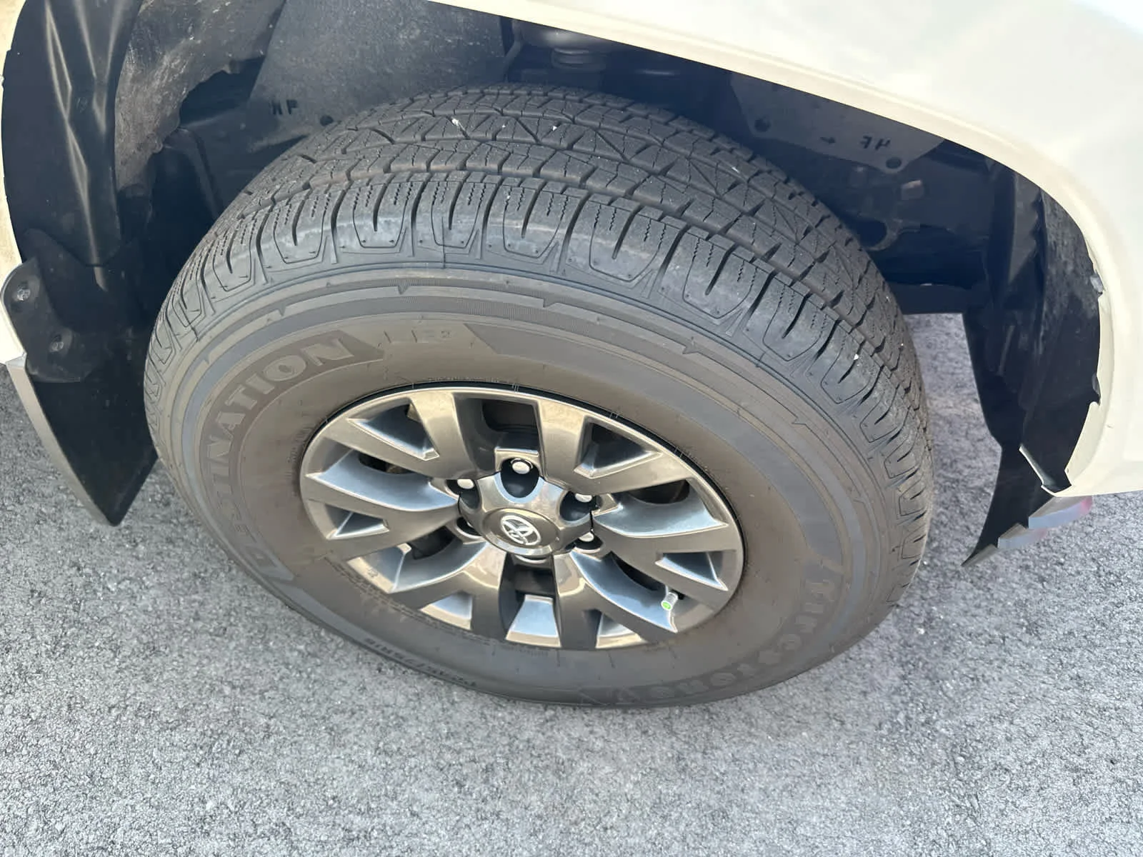 Used 2023 Ice Cap Toyota SR5 image 8