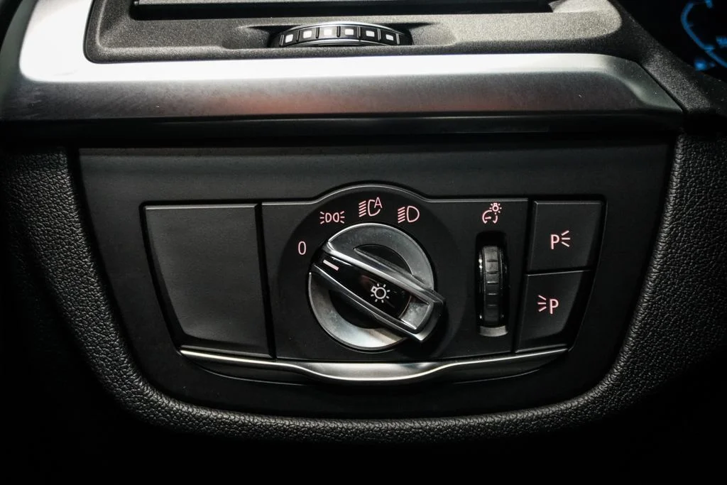 Used 2022 Black BMW sDrive30i image 26
