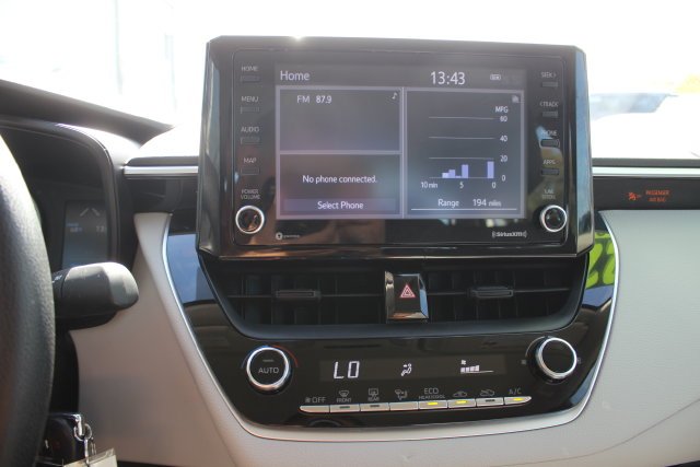 Used 2022 White Toyota LE image 7