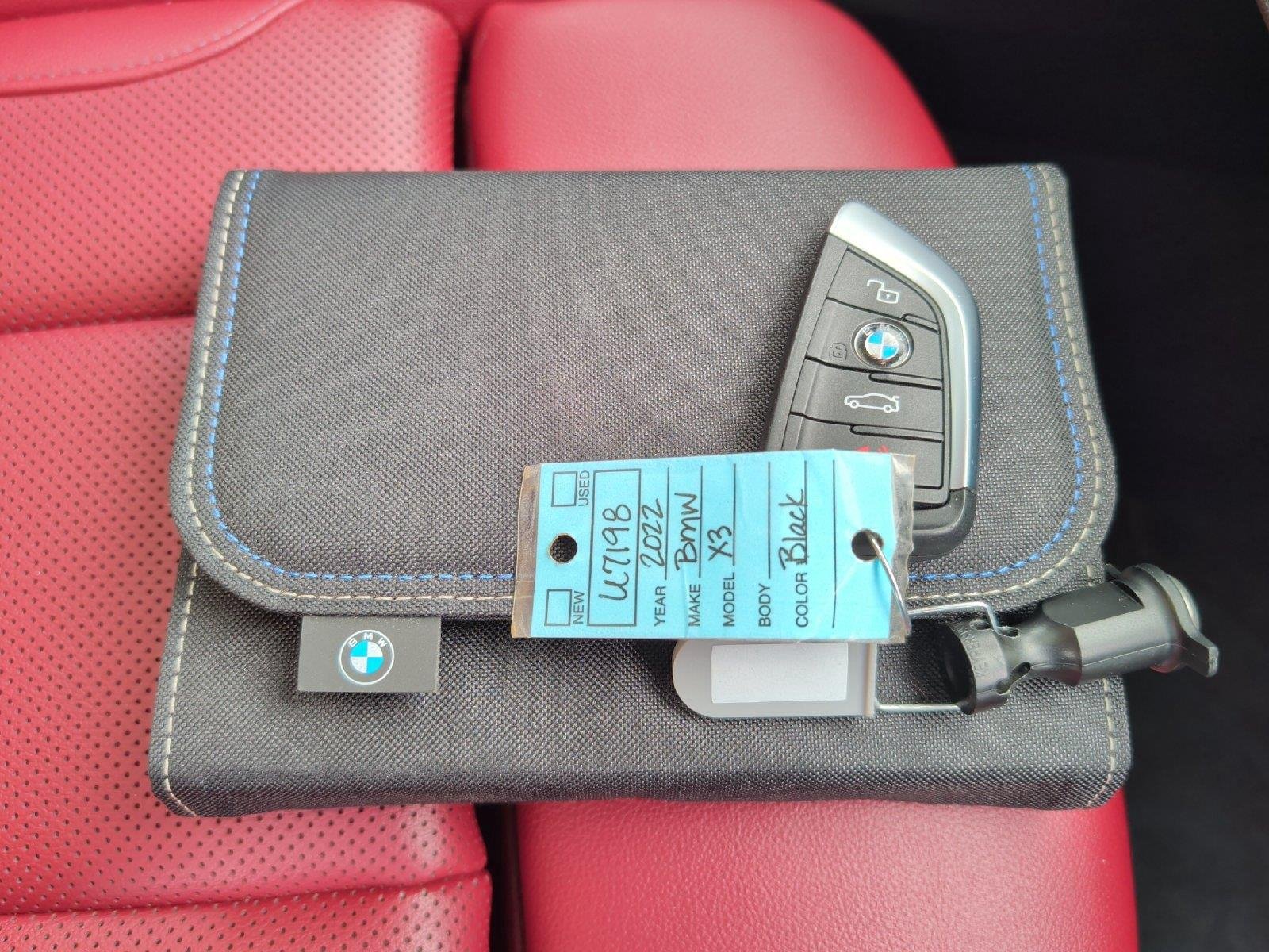 Used 2022 Black Sapphire Metallic BMW xDrive30i image 42