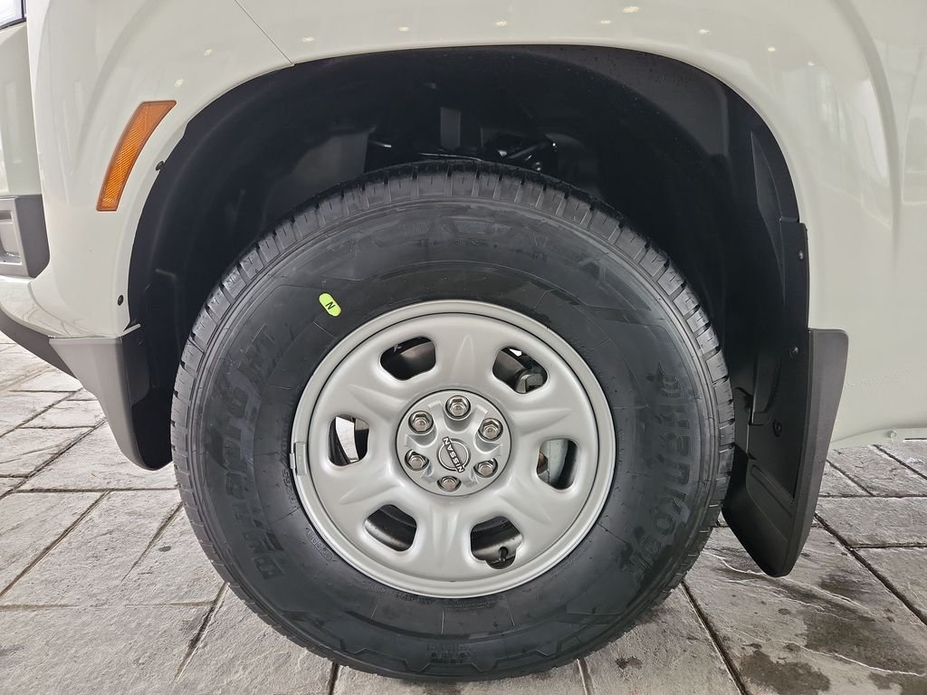 New 2026 White Nissan S King Cab image 21