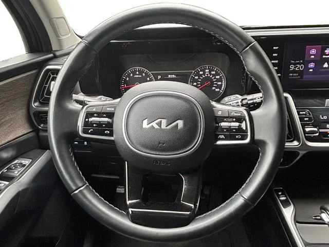 Used 2023 Aruba Green Kia X-Line S image 10