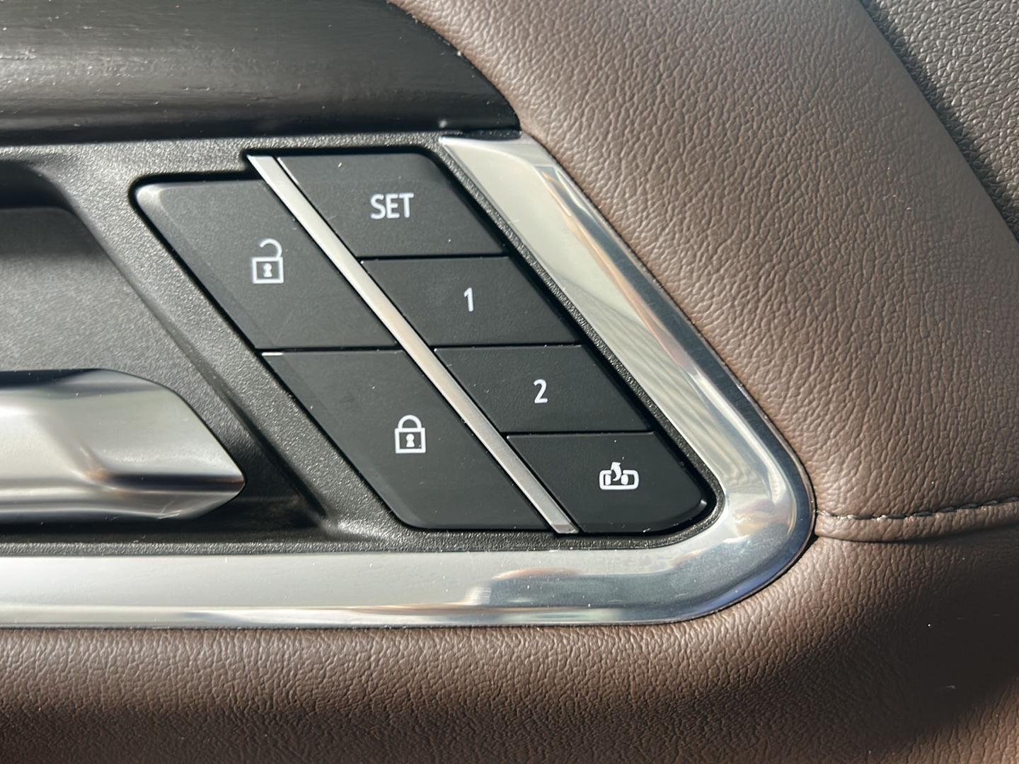Used 2024 White Frost Tricoat GMC Denali image 22