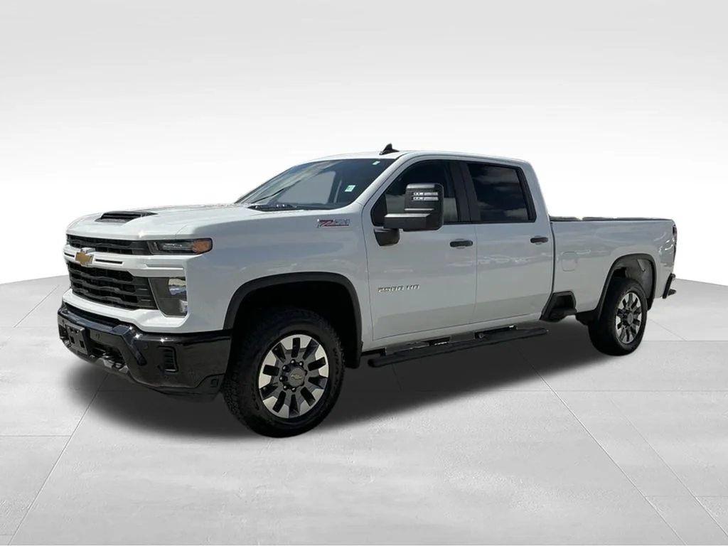 Used 2025 White Chevrolet Custom image 2