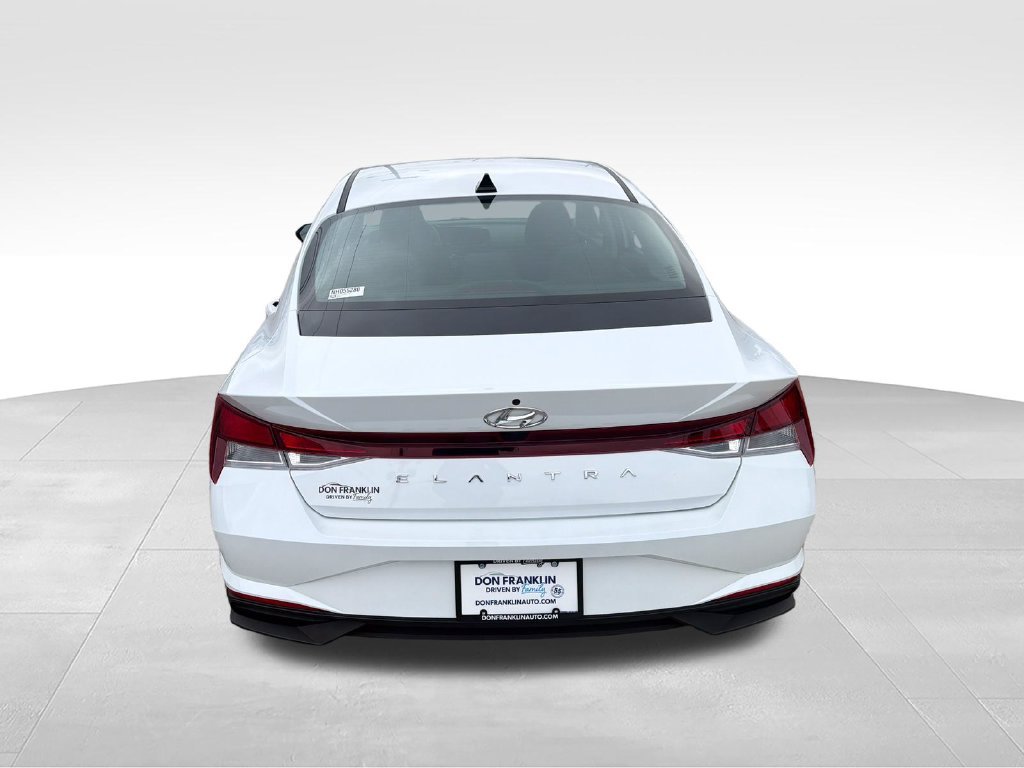 Used 2022 Gray Hyundai SEL image 4