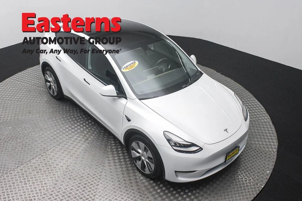 Used 2021 White Tesla Long Range image 3