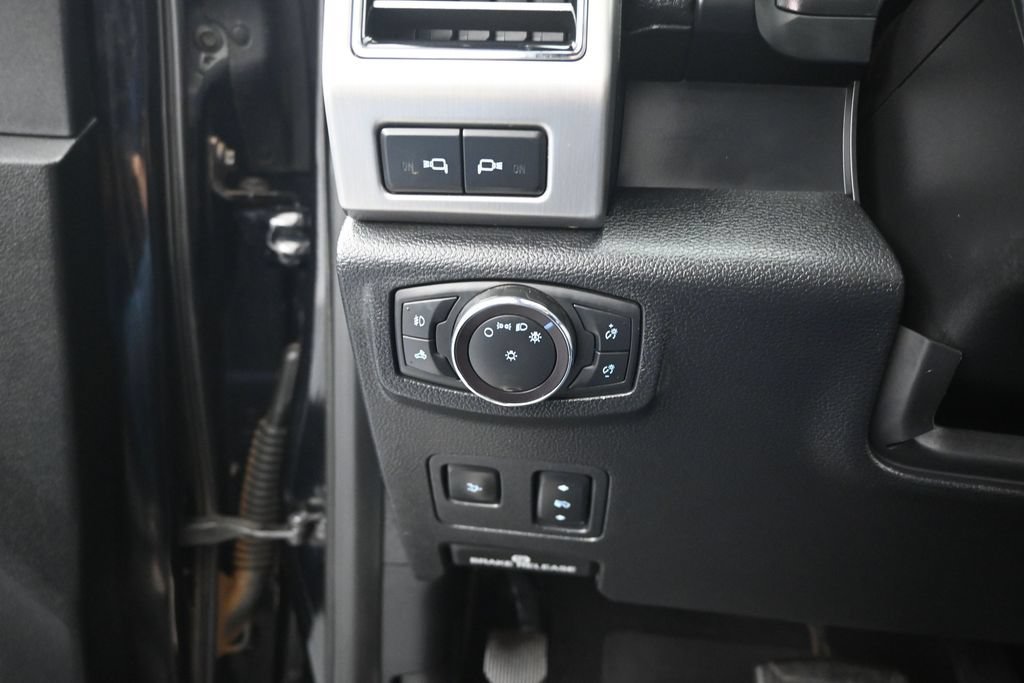 Used 2019 Black Ford Platinum image 12