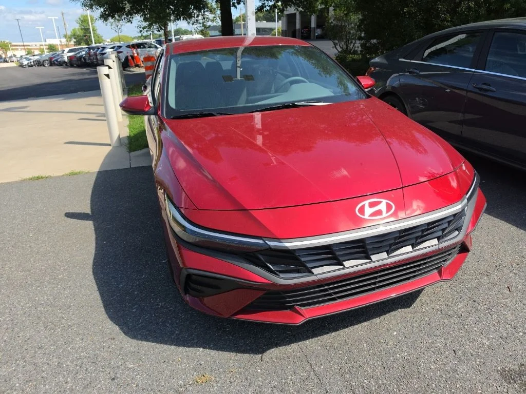 Certified Used 2025 Ultimate Red Hyundai SE image 2