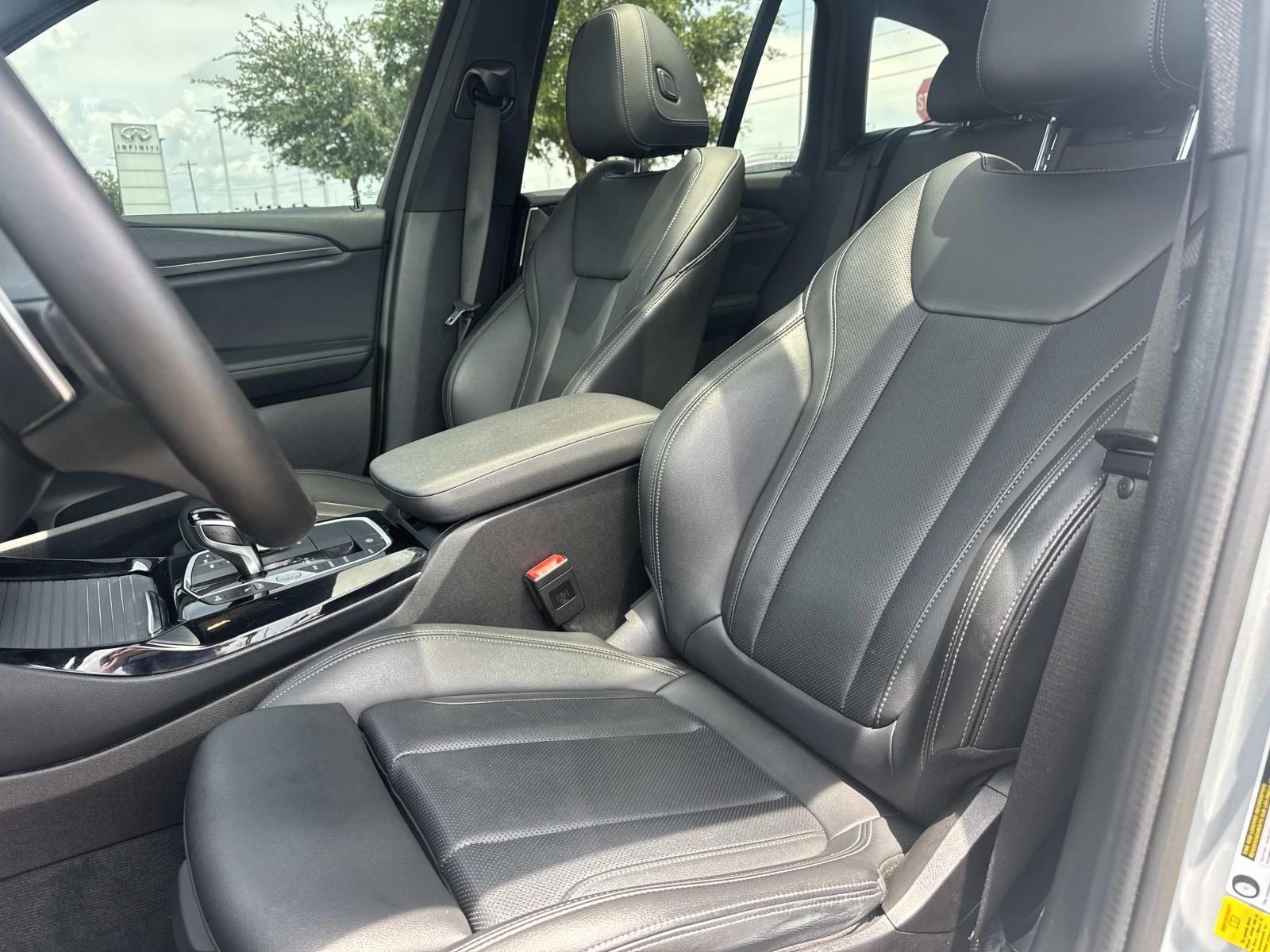 Used 2022 Gray BMW sDrive30i image 18