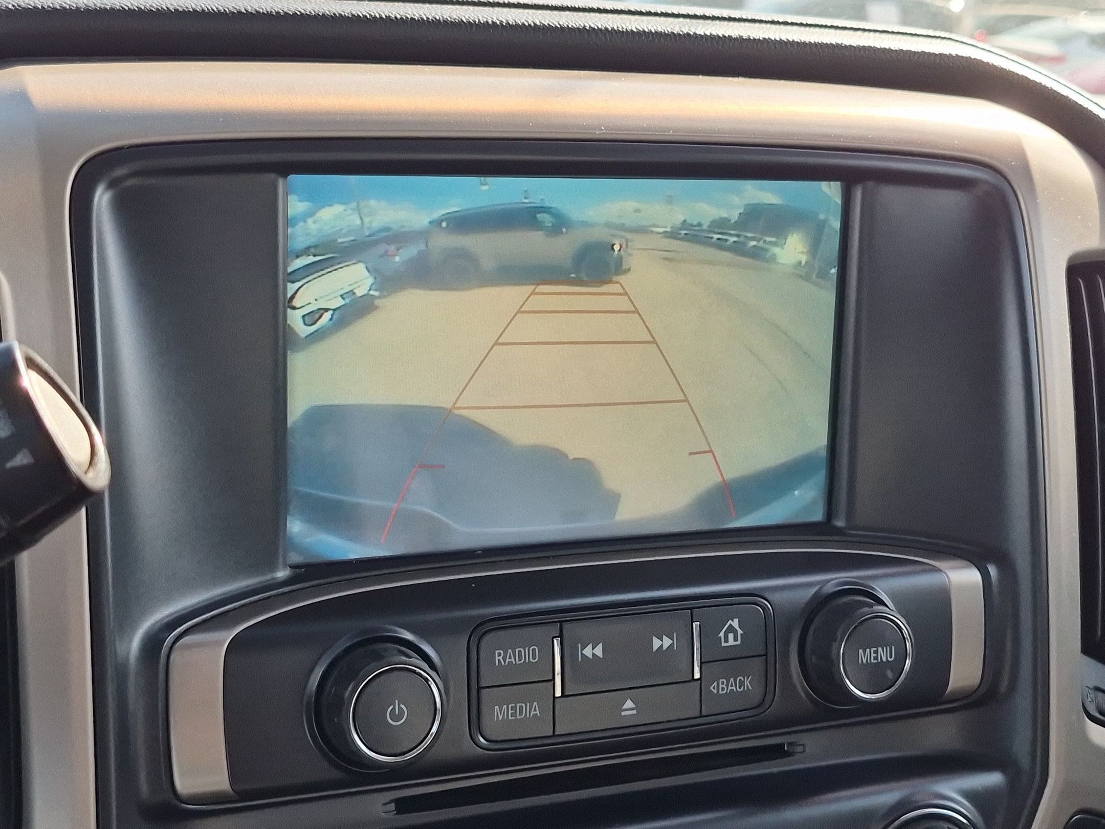 Used 2019 White Frost Tricoat GMC Denali image 19