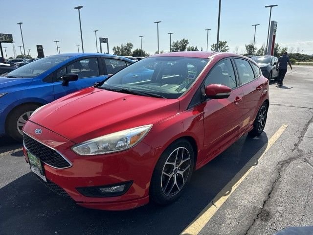 Used 2016 Race Red Ford SE image 1