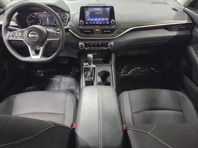 Used 2025 White Nissan 2.5 SV image 8