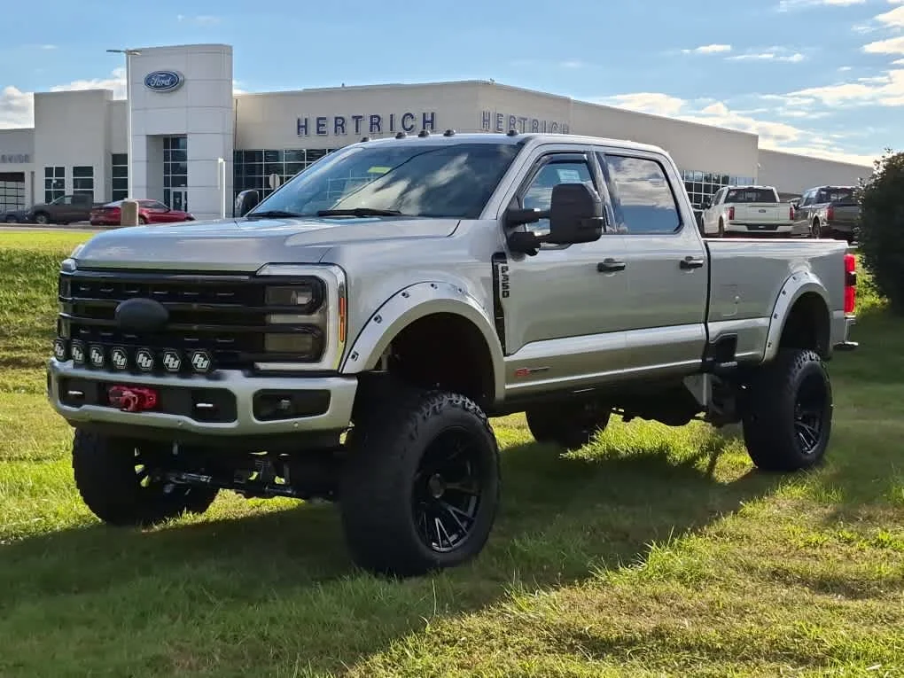 2024 Ford Super Duty F-350 SRW Pickup Platinum