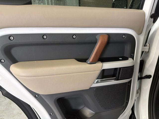 Used 2020 Fuji White Land Rover HSE image 15