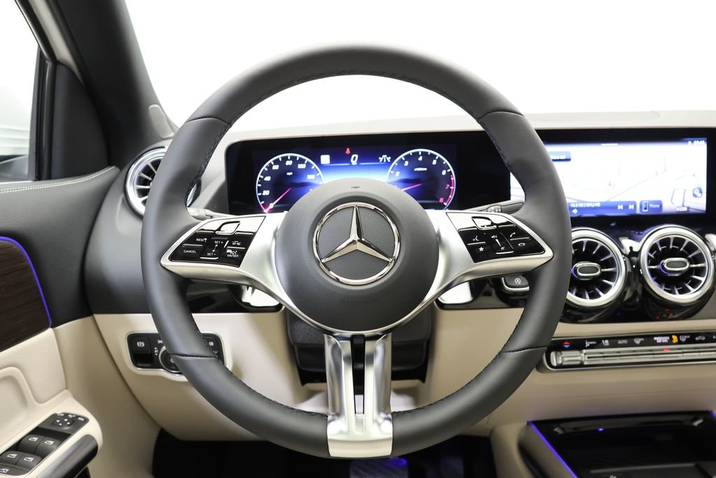 New 2026 Polar White Mercedes-Benz GLA 250 image 20