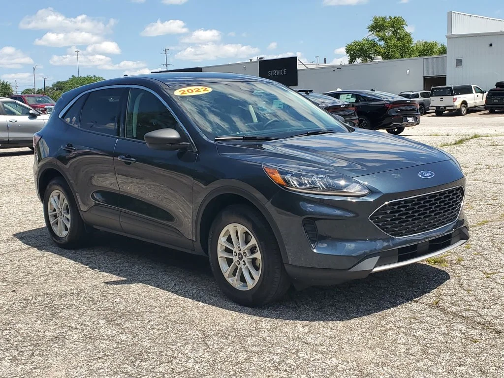 Used 2022 Ford Escape SE with VIN 1FMCU9G61NUC03460 for sale in Millington, MI