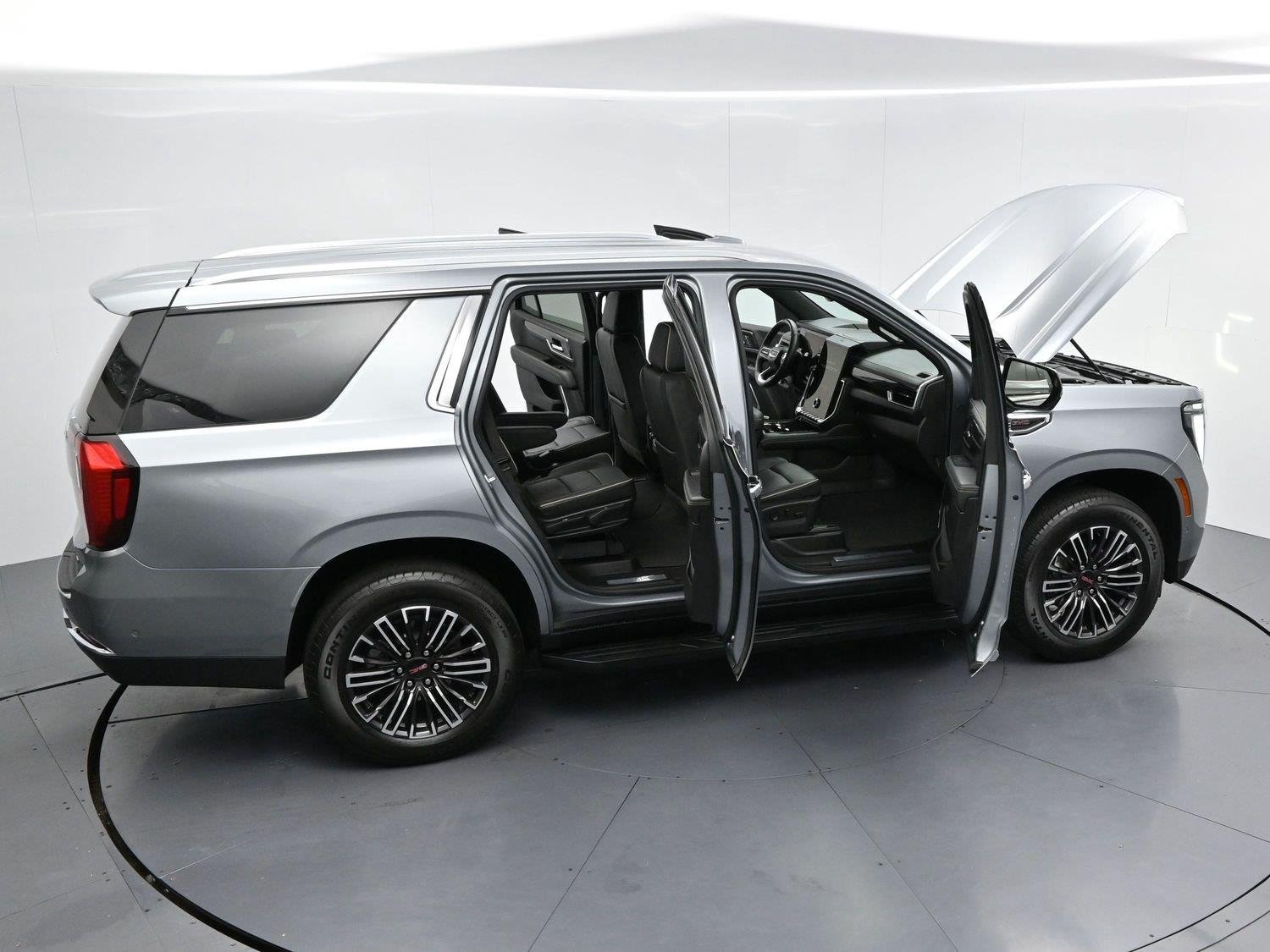 Used 2025 Sterling Metallic GMC Elevation image 37