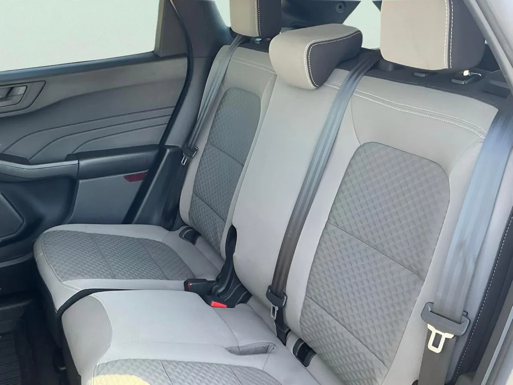 Used 2022 Gray Ford SE image 22