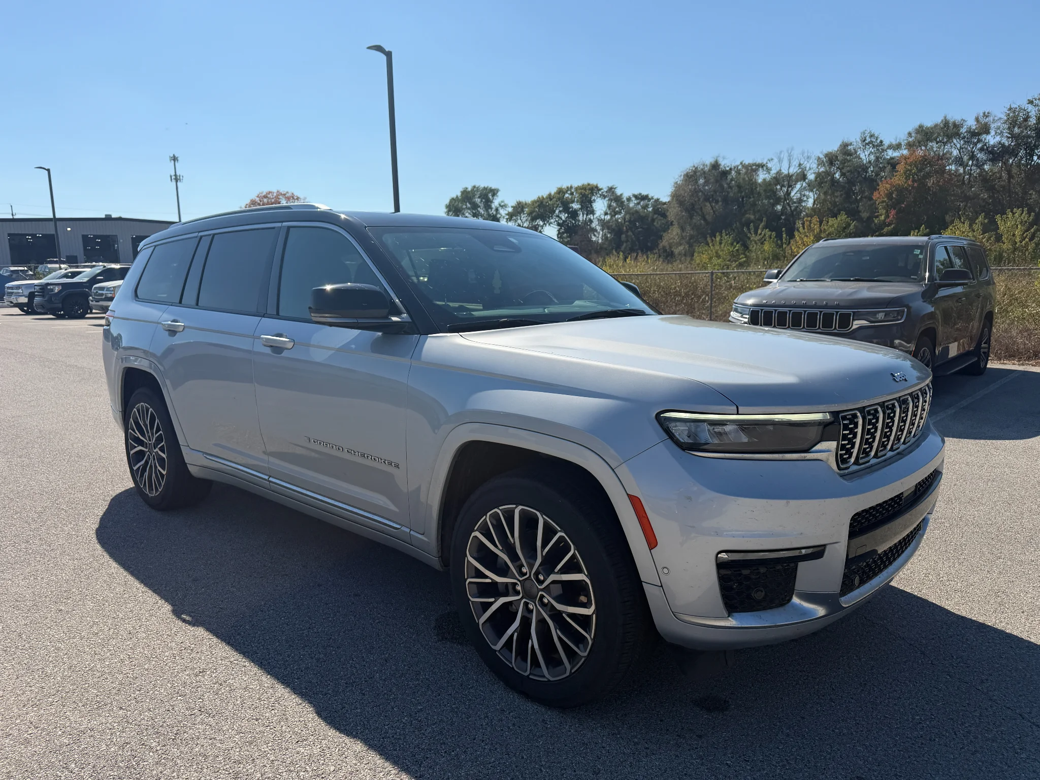 Used 2021 Silver Zynith Jeep Summit Reserve image 14