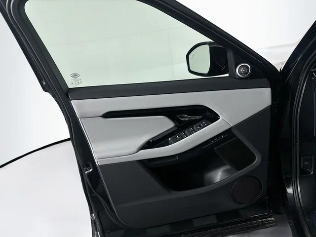 Used 2026  Land Rover Dynamic image 11