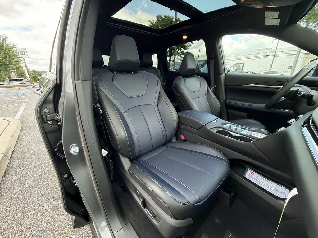 Certified Used 2026 Graphite Shadow INFINITI SPORT image 26