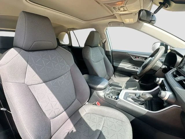 Used 2021 Silver Toyota XLE image 31