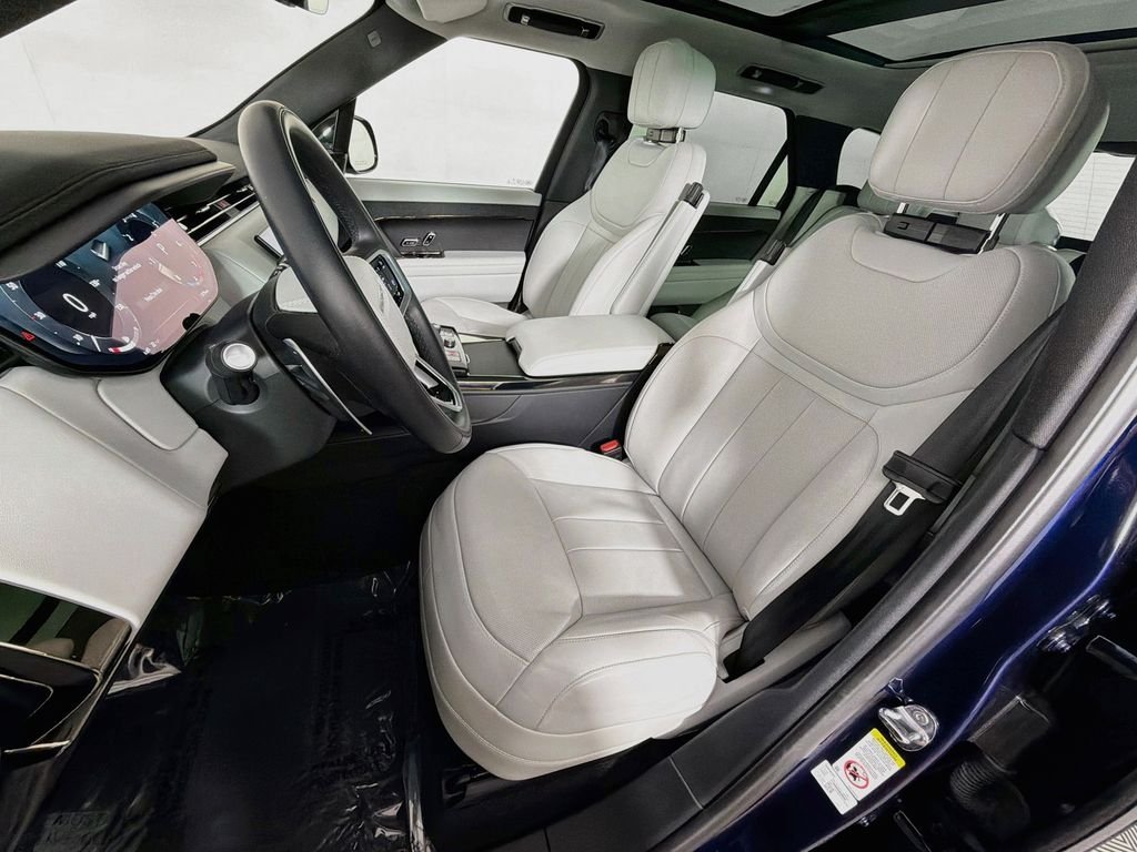 Used 2023 Portofino Blue Metallic Land Rover SE image 22