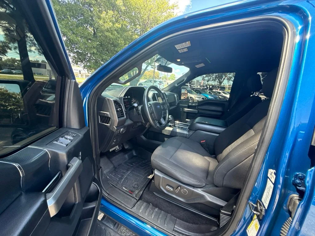 Used 2018 Blue Ford XLT image 12