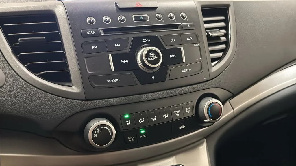 Used 2014 Silver Honda LX image 22
