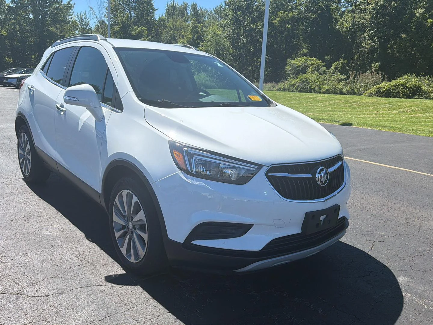 Used 2019 Summit White Buick Preferred image 3