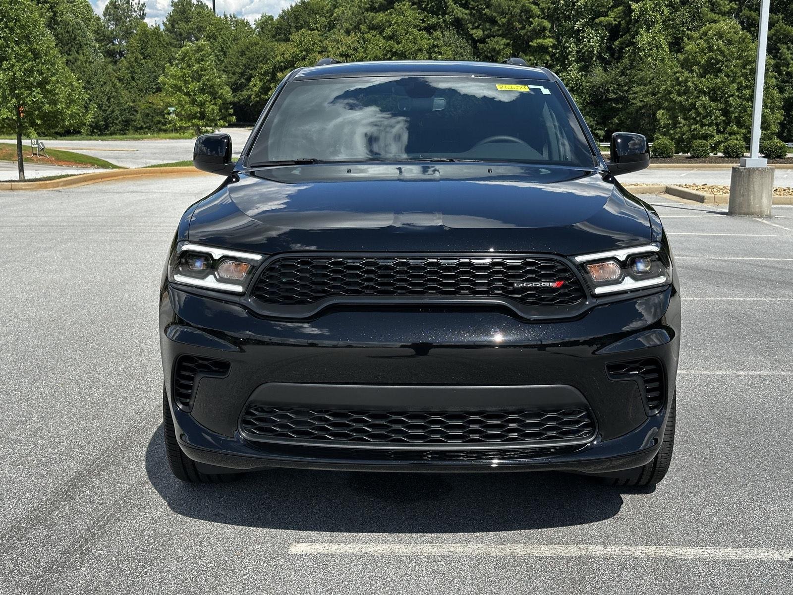 New 2026 Diamond Black Clear-Coat Exterior Paint Dodge GT image 3