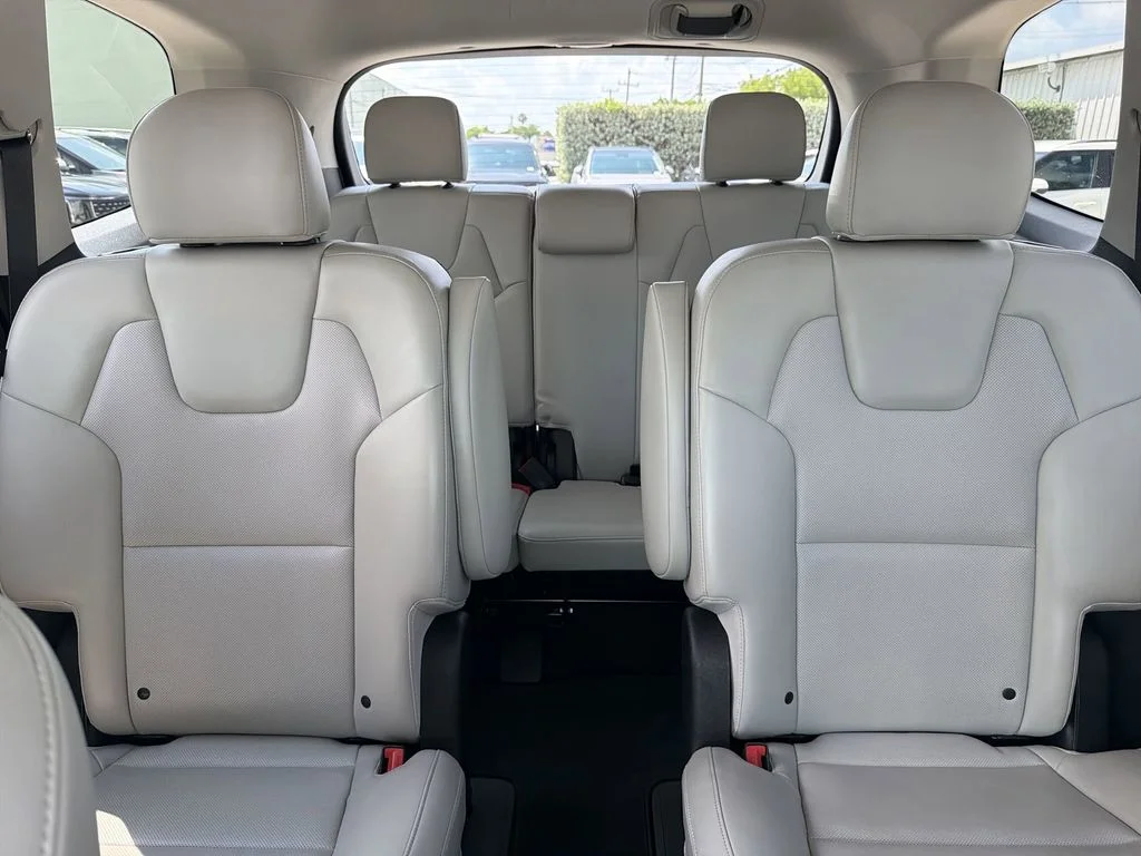 Used 2024 White Kia S image 13