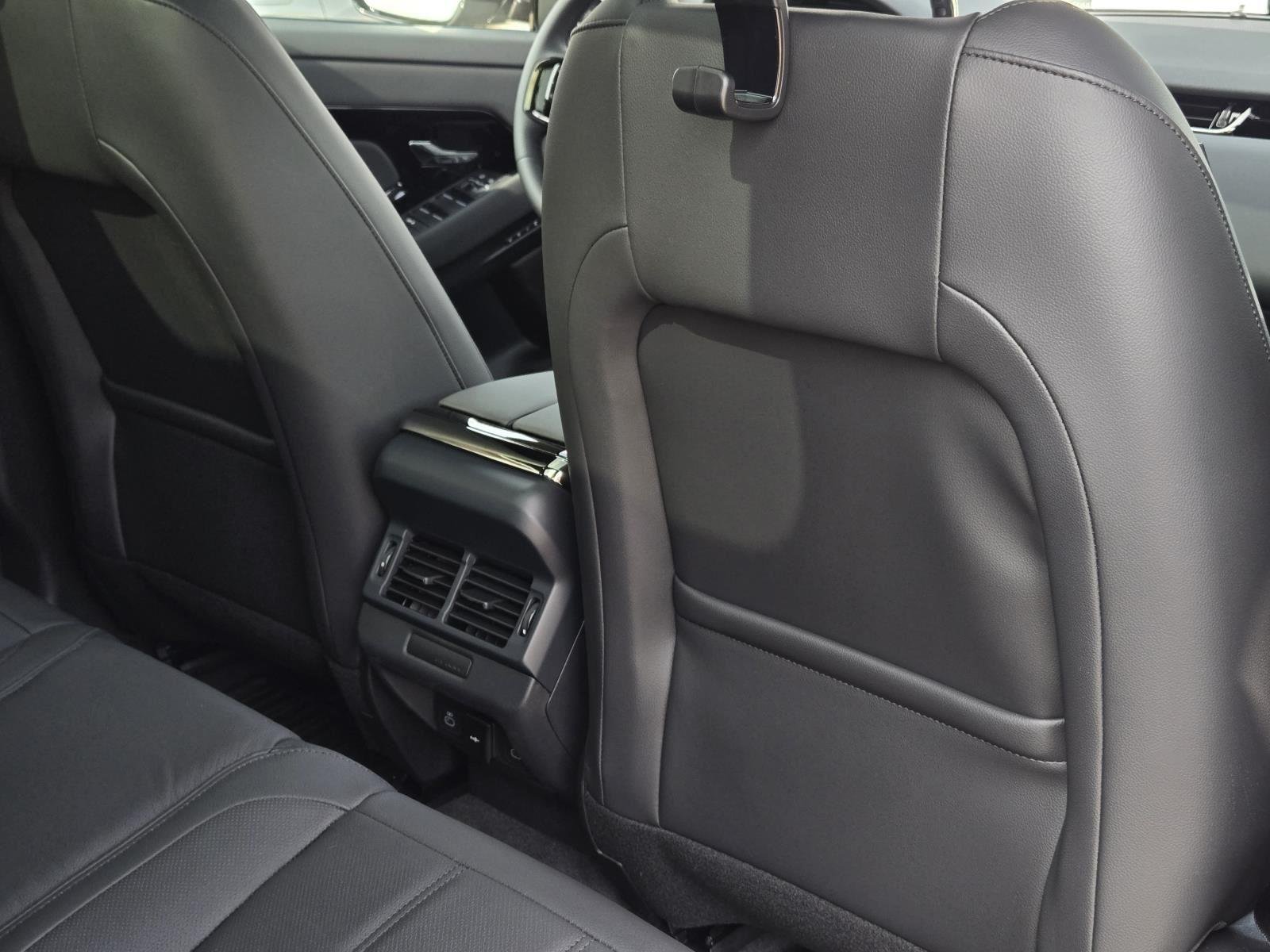 New 2026 Seoul Pearl Silver Land Rover Core S image 30