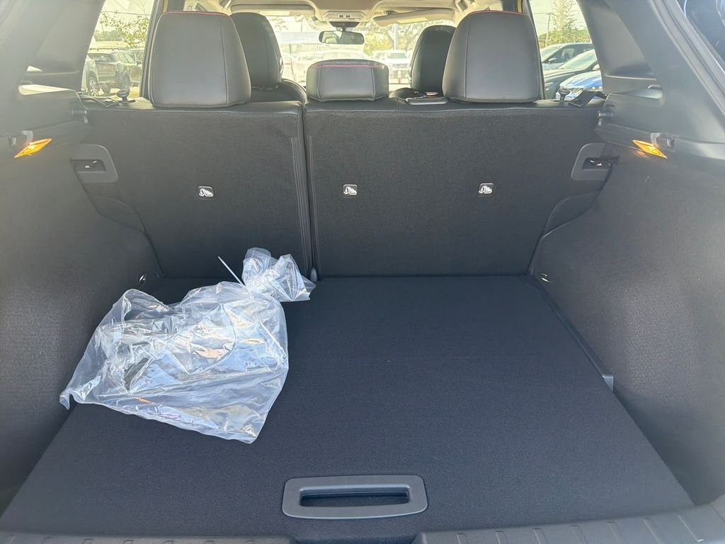2026 Nissan KICKS SR - Photo 10