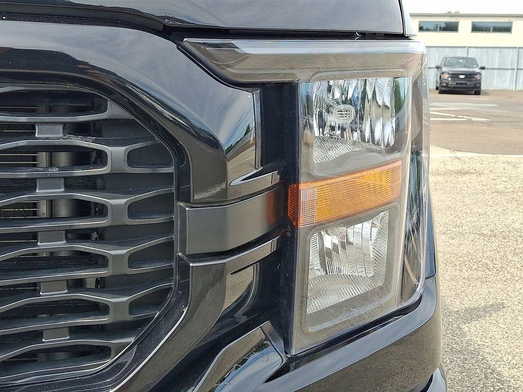 Used 2023 Black Metallic Ford XL image 10