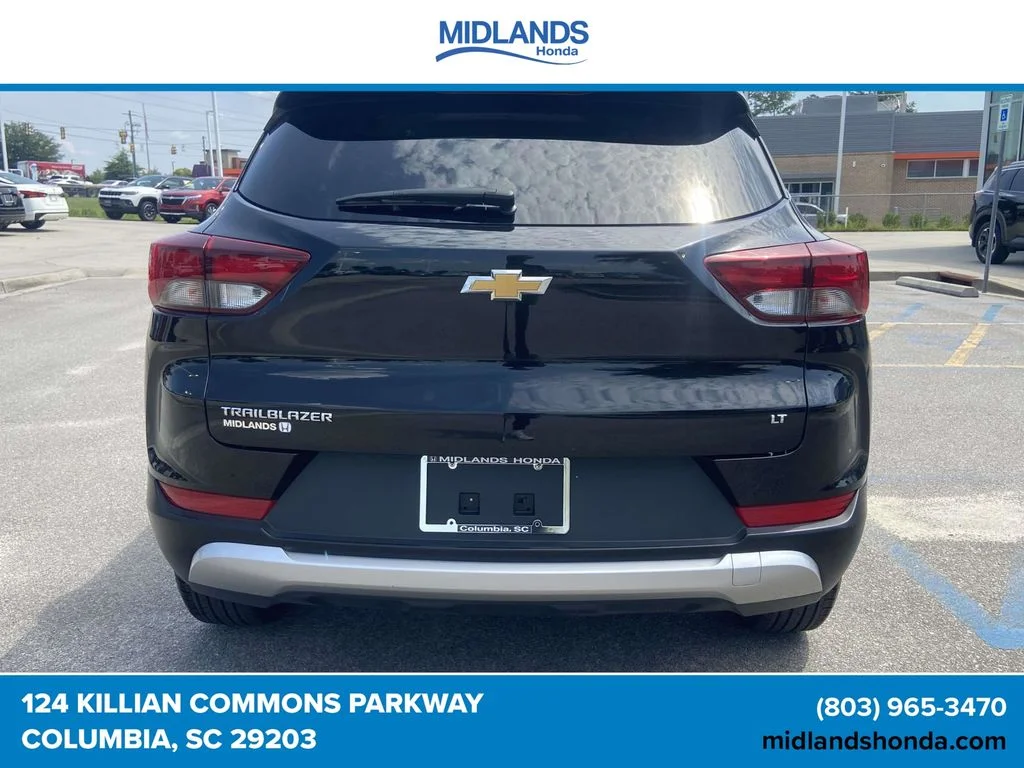 Used 2025 Black Metallic Chevrolet LT image 5