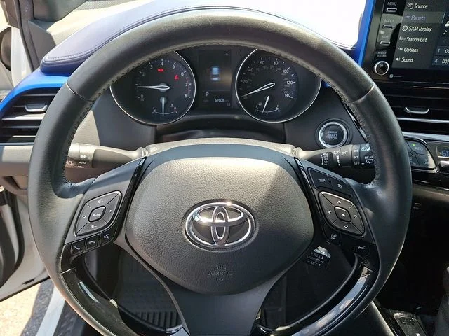 Used 2020 White Toyota XLE image 19