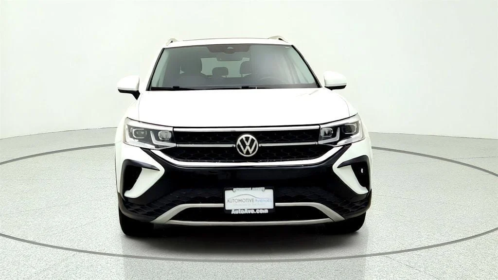 Used 2022 Pure White Volkswagen SEL 4MOTION w/ Power Panoramic Sunroof image 2