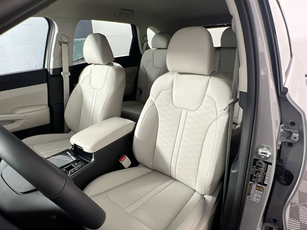 New 2026 Wolf Gray Kia S image 14