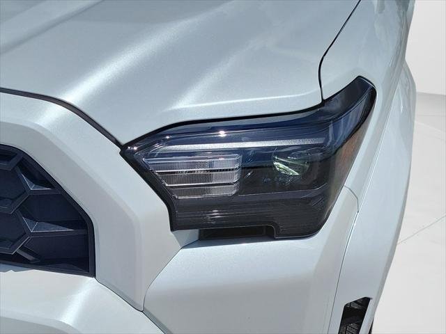 Certified Used 2025 WIND CHILL PEARL Toyota  image 9