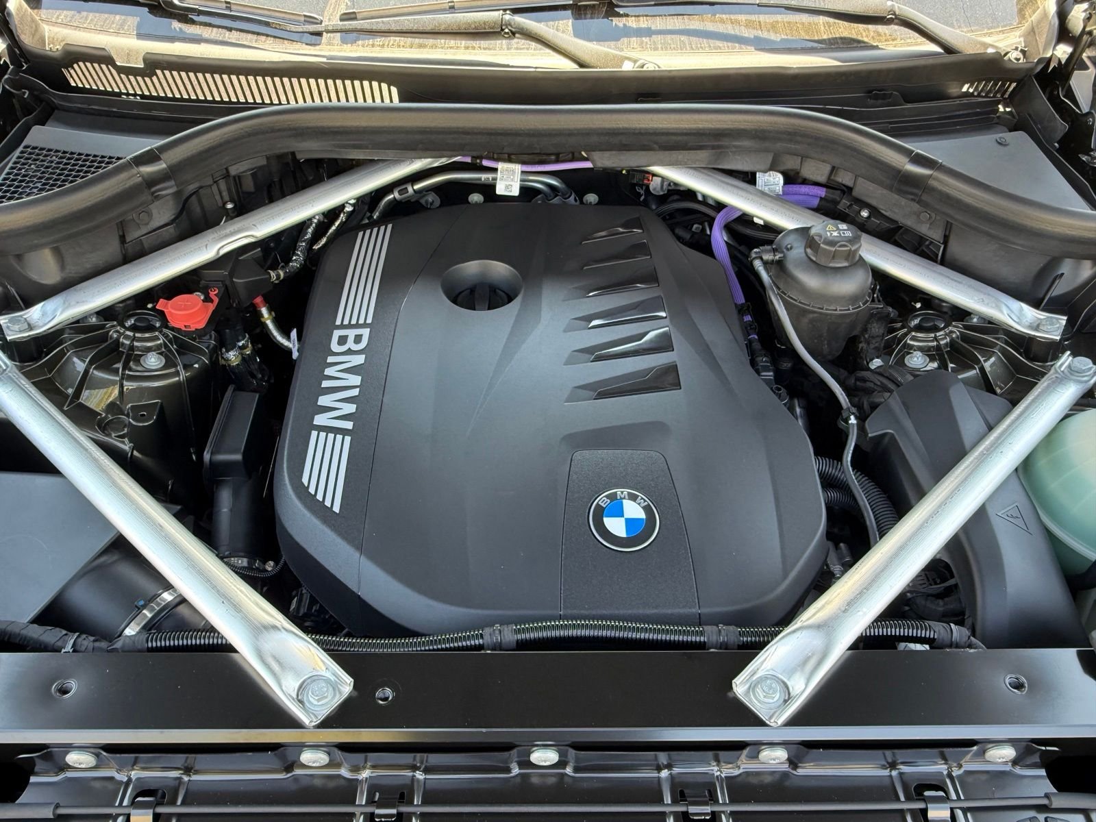 New 2026 Manhattan Green Metallic BMW sDrive40i image 32