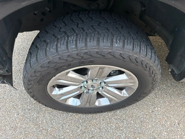 Used 2018 Black Ford Lariat image 5