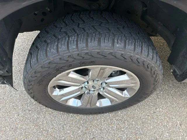 Used 2018 Black Ford Lariat image 5